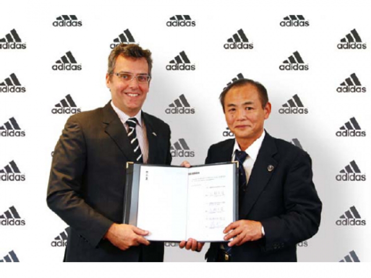 アディダス専属アドバイザー三村仁司氏（右）