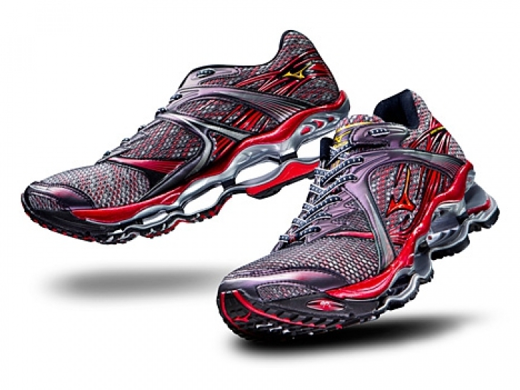 ミズノ「WAVE PROPHECY（ウエーブ プロフェシー）」