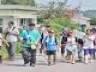 和気あいあいウオーキング 上市の小中高生、障害者・高齢者と交流