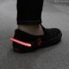 夜のジョギングも安全に!? シューズ用LEDセーフライトが発売